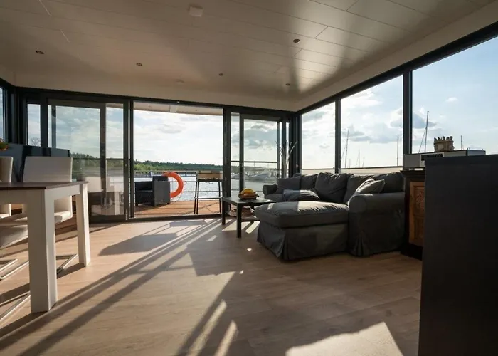 Hausboot The Hideaway Lp25