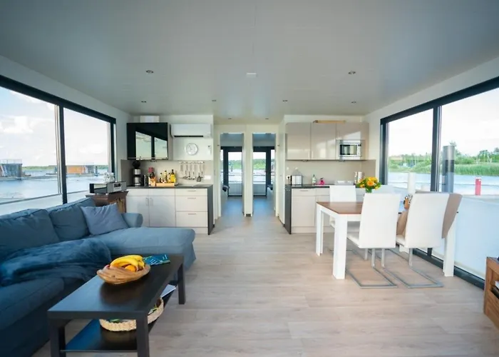 Botel Hausboot The Hideaway Lp25 *